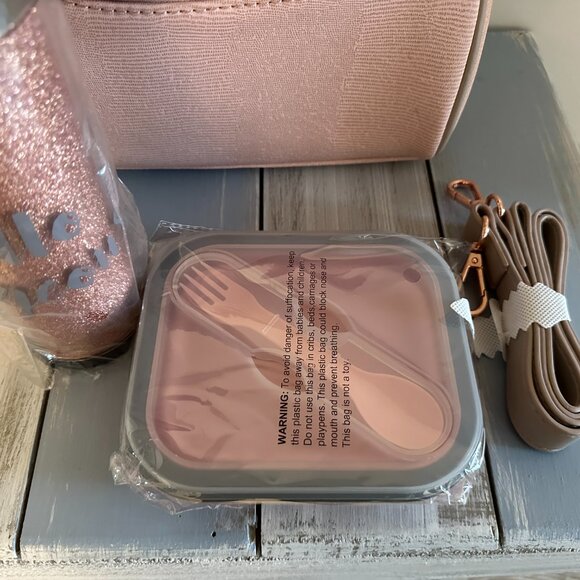 NWT Charming Charlie Insulated Lunch Bag  Drink Bottle Food Container Napkin etc - Picture 9 of 10